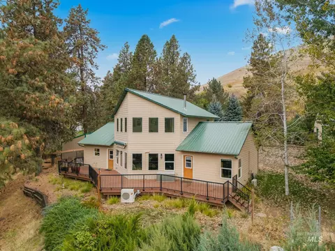 20795 Ryegrass Ln, Lenore, ID 83541