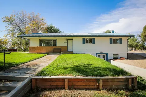 2121 Alameda Dr, Ontario, OR 97914