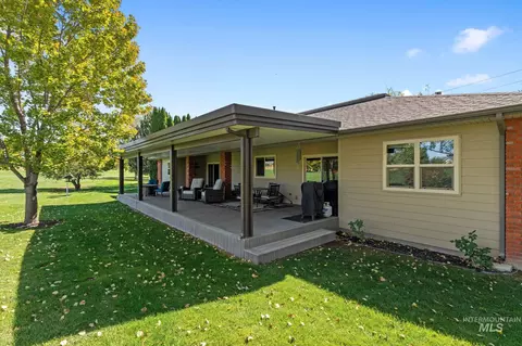 Exterior - 100 Olympic Rd, Jerome, ID 83338 photo 5 of 9