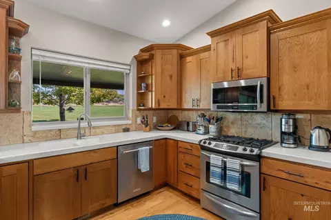 Kitchen - 100 Olympic Rd, Jerome, ID 83338 photo 3 of 4