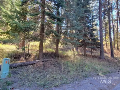 1270 Shore Dr, Cascade, ID 83611 photo 2