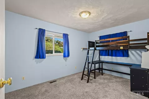 Bedroom - 1344 Hemlock Ave, Lewiston, ID 83501 photo 3 of 5
