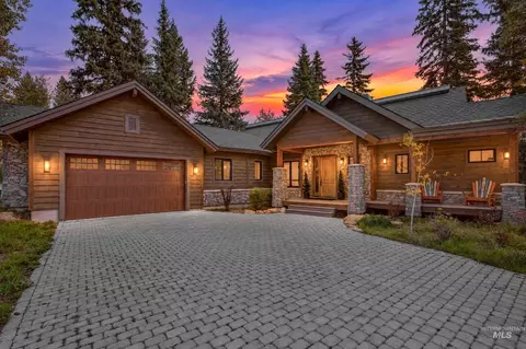 86 Sugarloaf Pl, Donnelly, ID 83615