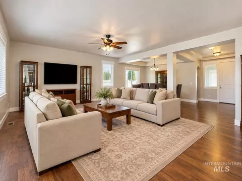 Living - 847 N Tullshire Way, Eagle, ID 83616 photo 1 of 2