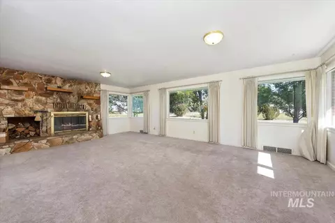 Living - 3159 E 3500 N, Twin Falls, ID 83301 photo 3 of 4