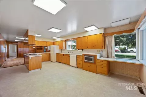 Kitchen - 3159 E 3500 N, Twin Falls, ID 83301 photo 2 of 5
