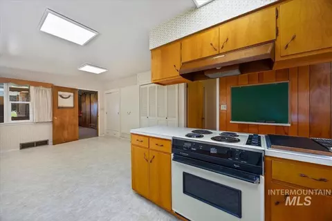 Kitchen - 3159 E 3500 N, Twin Falls, ID 83301 photo 5 of 5
