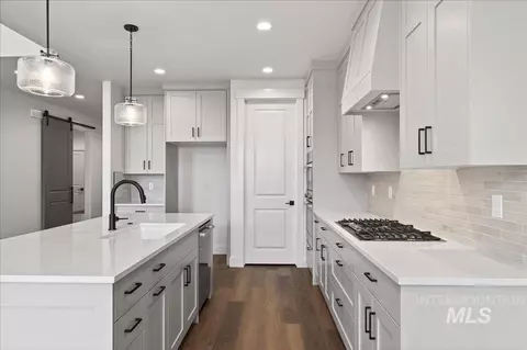 Kitchen - 897 E Crescendo St, Meridian, ID 83642 photo 3 of 4