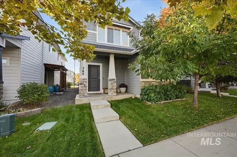 Exterior - 745 E Springloyd St, Meridian, ID 83642 photo 5 of 10