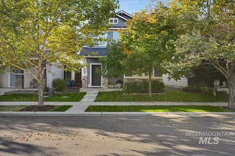 Exterior - 745 E Springloyd St, Meridian, ID 83642 photo 6 of 10