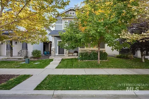 Exterior - 745 E Springloyd St, Meridian, ID 83642 photo 4 of 10