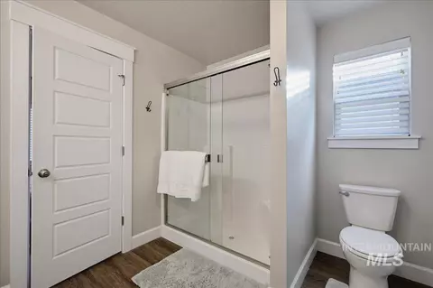 Bath - 745 E Springloyd St, Meridian, ID 83642 photo 1 of 2