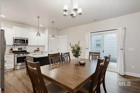 Dining - 745 E Springloyd St, Meridian, ID 83642 photo 2 of 3