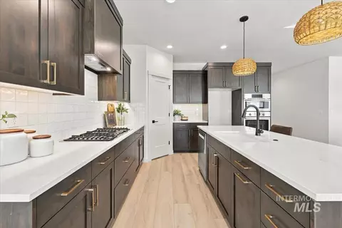 Kitchen - 1717 Haystack Rd, Emmett, ID 83617 photo 2 of 4