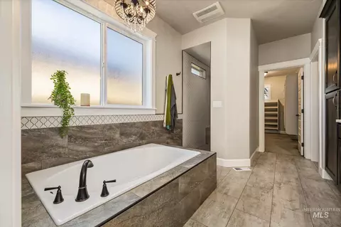 Bath - 641 E Crest Ridge Dr, Meridian, ID 83642 photo 3 of 8