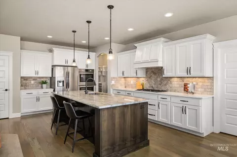 Kitchen - 641 E Crest Ridge Dr, Meridian, ID 83642 photo 3 of 7
