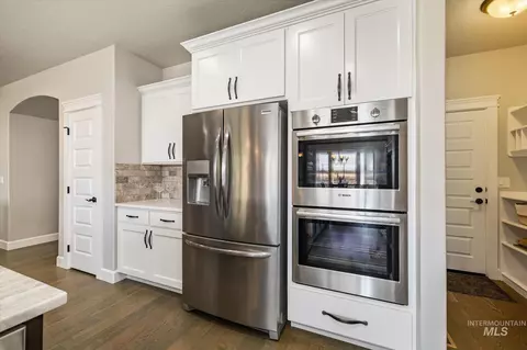Kitchen - 641 E Crest Ridge Dr, Meridian, ID 83642 photo 7 of 7