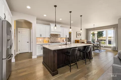 Kitchen - 641 E Crest Ridge Dr, Meridian, ID 83642 photo 1 of 7