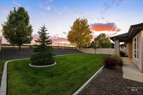 Exterior - 641 E Crest Ridge Dr, Meridian, ID 83642 photo 4 of 6