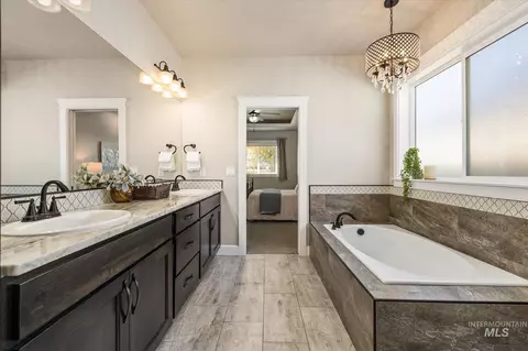 Bath - 641 E Crest Ridge Dr, Meridian, ID 83642 photo 4 of 8