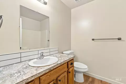 Bath - 5018 Lathrop Pl, Caldwell, ID 83607 photo 1 of 4