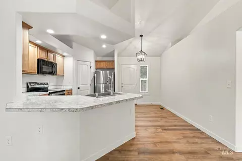 Entry Way - 5018 Lathrop Pl, Caldwell, ID 83607 photo 1 of 6