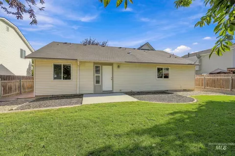Exterior - 5018 Lathrop Pl, Caldwell, ID 83607 photo 3 of 5