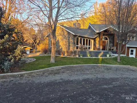 Exterior - 985 E 2450 S 985 E 245 S, Hagerman, ID 83332 photo 23 of 24