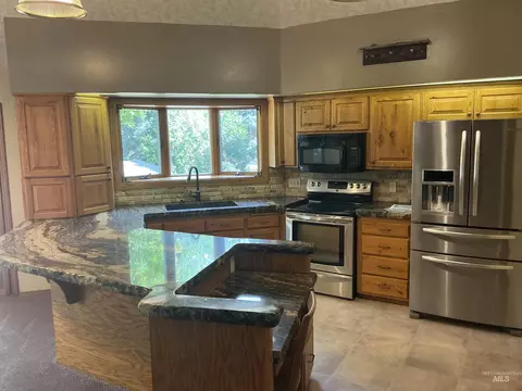 Kitchen - 985 E 2450 S 985 E 245 S, Hagerman, ID 83332 photo 2 of 2