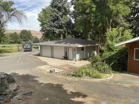 Exterior - 985 E 2450 S 985 E 245 S, Hagerman, ID 83332 photo 16 of 24