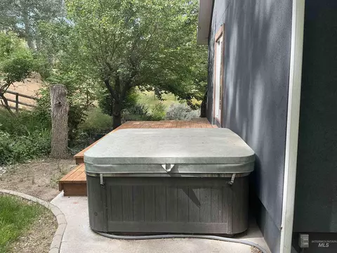Exterior - 985 E 2450 S 985 E 245 S, Hagerman, ID 83332 photo 9 of 24