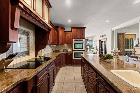 Kitchen - 2600 Highway 45, Melba, ID 83641 photo 3 of 5