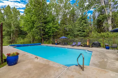 Exterior - 302 Mather Rd, Mccall, ID 83638 photo 5 of 6
