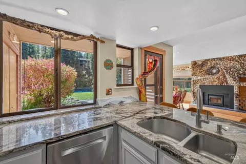 Kitchen - 302 Mather Rd, Mccall, ID 83638 photo 3 of 4