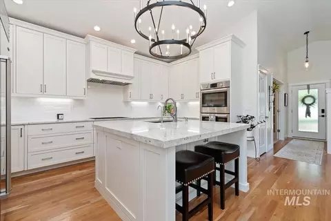Kitchen - 4955 E Arrow Junction Dr, Boise, ID 83716 photo 3 of 8