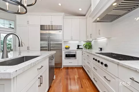 Kitchen - 4955 E Arrow Junction Dr, Boise, ID 83716 photo 5 of 8