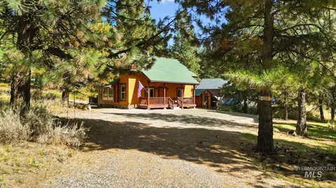 Exterior - 1236 View Dr, Cascade, ID 83611 photo 2 of 2
