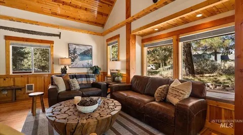 Living - 1236 View Dr, Cascade, ID 83611 photo 1 of 2