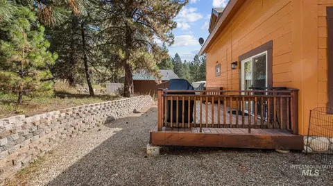 Exterior - 1236 View Dr, Cascade, ID 83611 photo 1 of 2