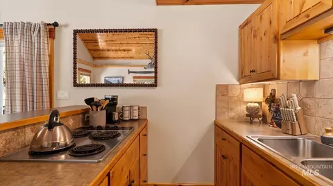 Kitchen - 1236 View Dr, Cascade, ID 83611 photo 2 of 3