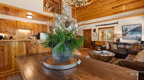 Dining - 1236 View Dr, Cascade, ID 83611 photo 1 of 1