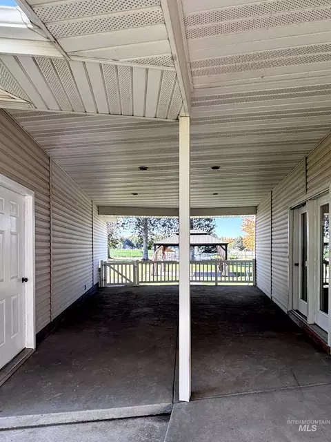 Exterior - 1047 E 2700 S, Hagerman, ID 83332 photo 9 of 11