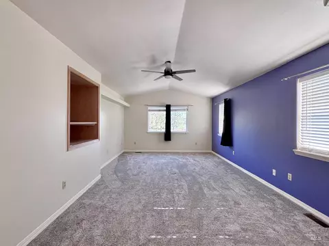 Living - 1047 E 2700 S, Hagerman, ID 83332 photo 5 of 5