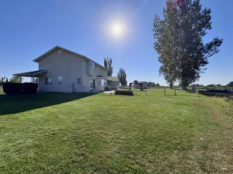 Exterior - 1047 E 2700 S, Hagerman, ID 83332 photo 3 of 11