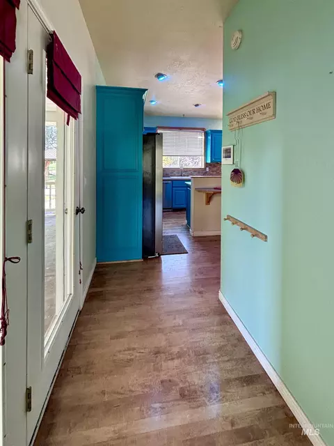 Entry Way - 1047 E 2700 S, Hagerman, ID 83332 photo 2 of 5