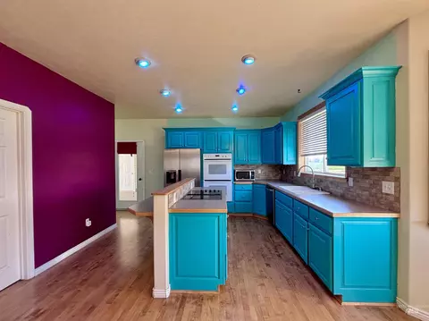 Kitchen - 1047 E 2700 S, Hagerman, ID 83332 photo 4 of 4
