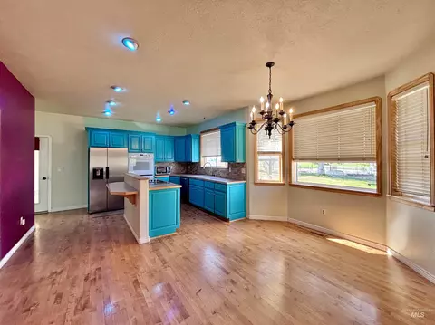 Kitchen - 1047 E 2700 S, Hagerman, ID 83332 photo 1 of 4