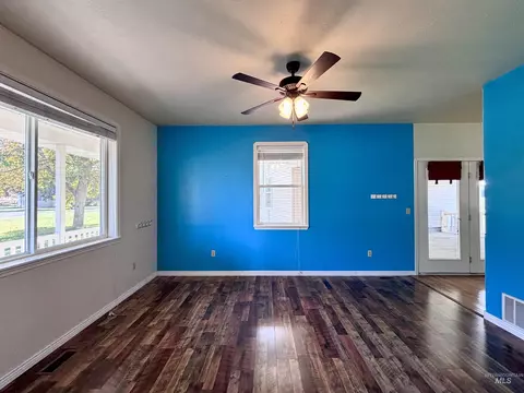 Living - 1047 E 2700 S, Hagerman, ID 83332 photo 1 of 5