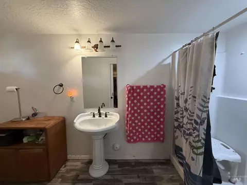 Bath - 110 N 7th St, Parma, ID 83660 photo 2 of 6