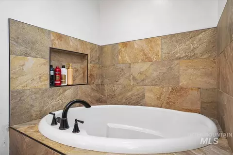 Bath - 110 N 7th St, Parma, ID 83660 photo 5 of 6